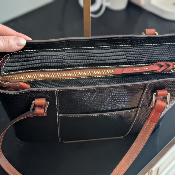 Dooney & Bourke Black Textured Tote with Tan Handles Croco - Picture 5 of 9